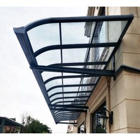 2x6 méteres, falra szerelhető előtető
